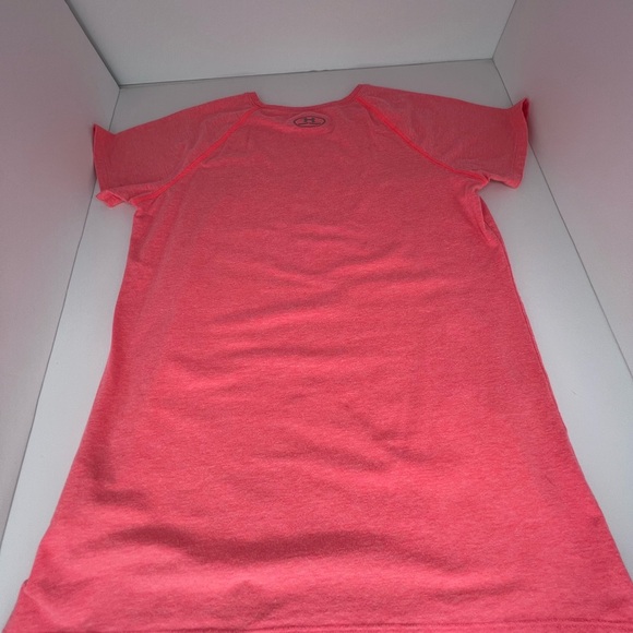 girls Under Armour short sleeve athletic shirt - Picture 2 of 6